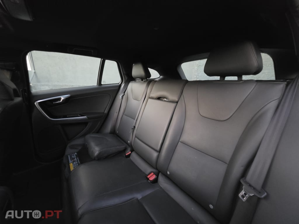 Volvo V60 Cross Country 2.0 D3 Summum Geartronic