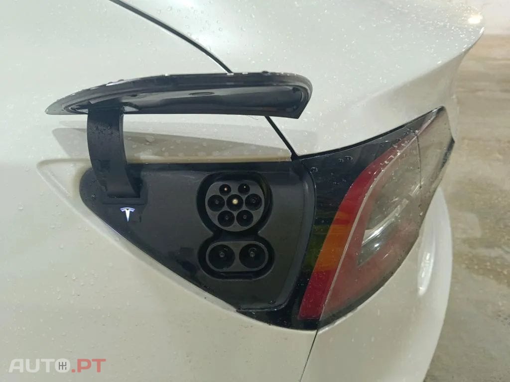 Tesla Model 3 Standard Range Plus RWD