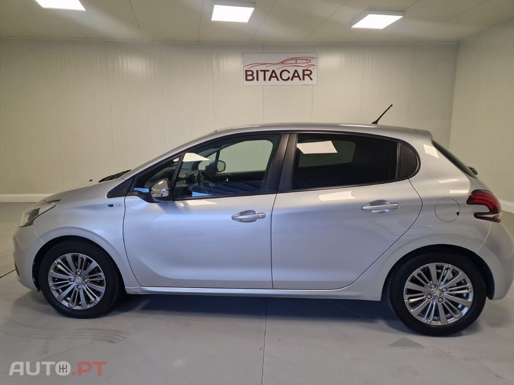 Peugeot 208 1.2 STYLE