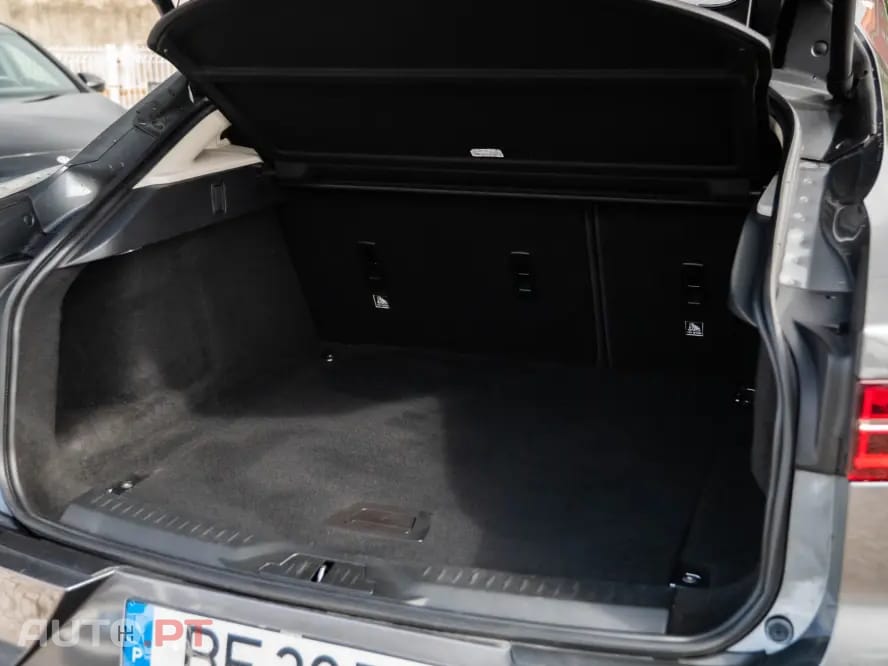 Jaguar I-Pace EV400 AWD SE