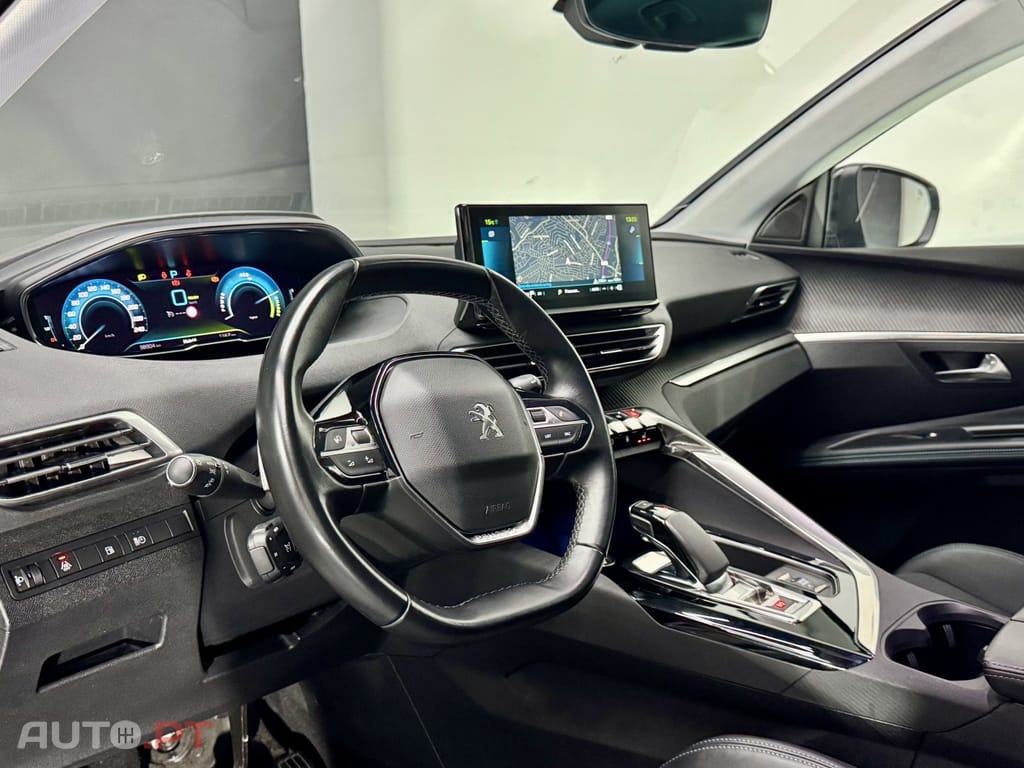 Peugeot 3008 1.6 Hybrid Allure e-EAT8