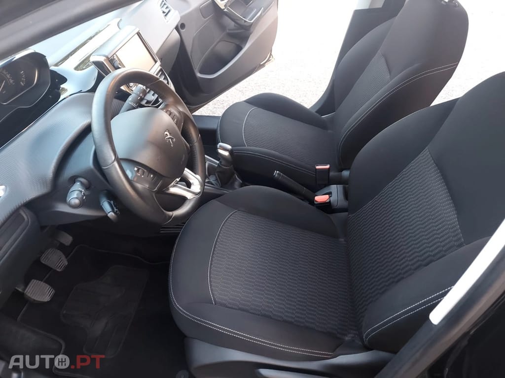 Peugeot 208 1.6 BlueHDi Style