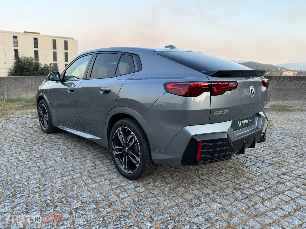 BMW iX2 eDrive20 Pack Desportivo M — fotografia 21