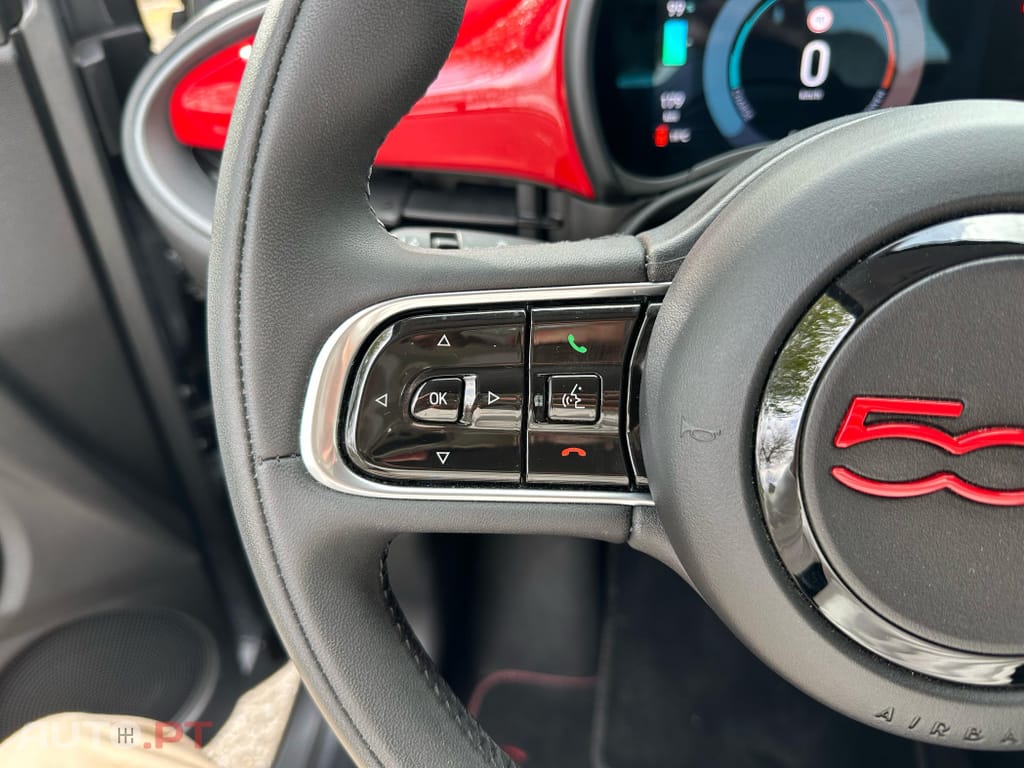 Fiat 500e 23kWh 95cv (RED)
