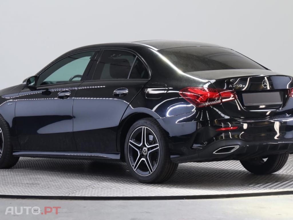 Mercedes-Benz A 250 e AMG Line