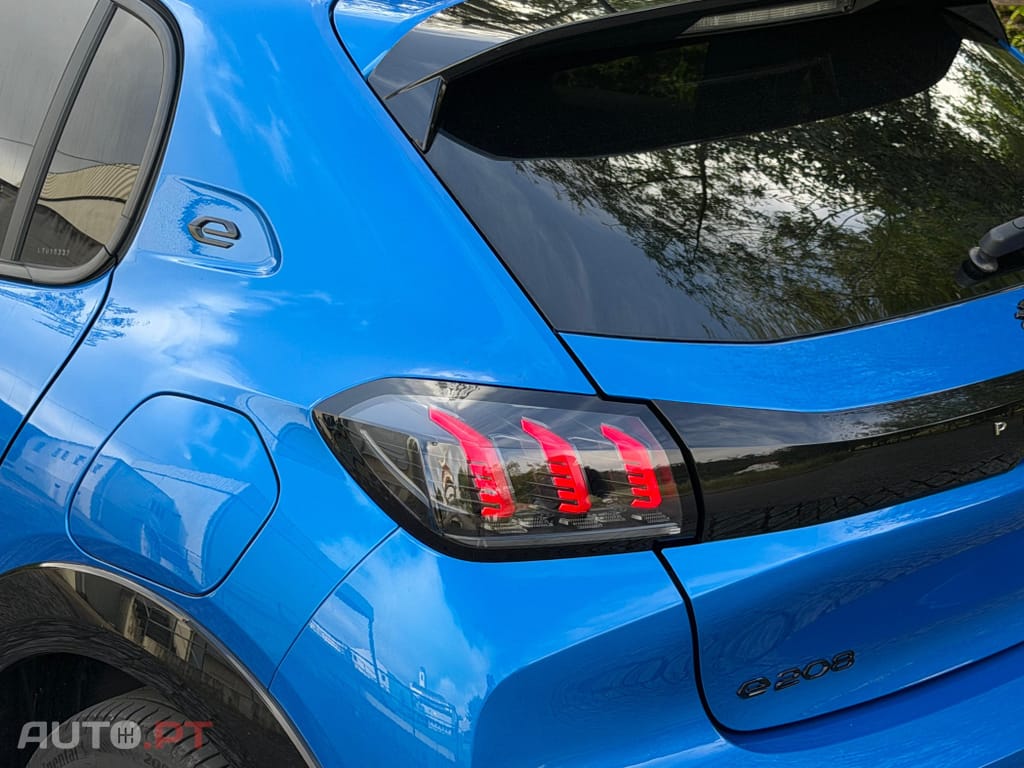 Peugeot E-208 50 kWh GT