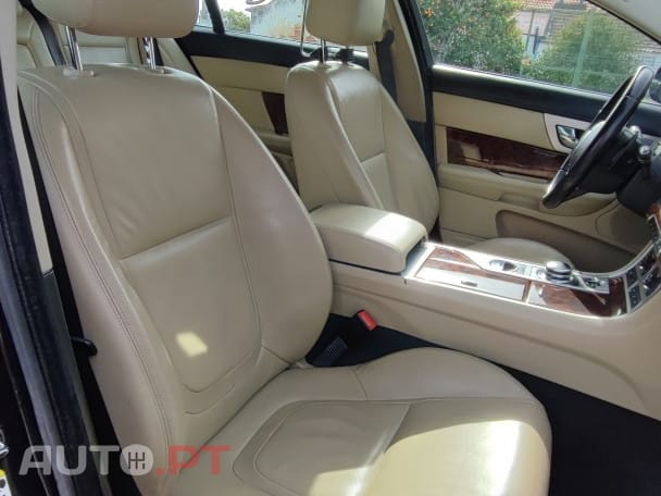 Jaguar XF 2.2 D Luxury 139g