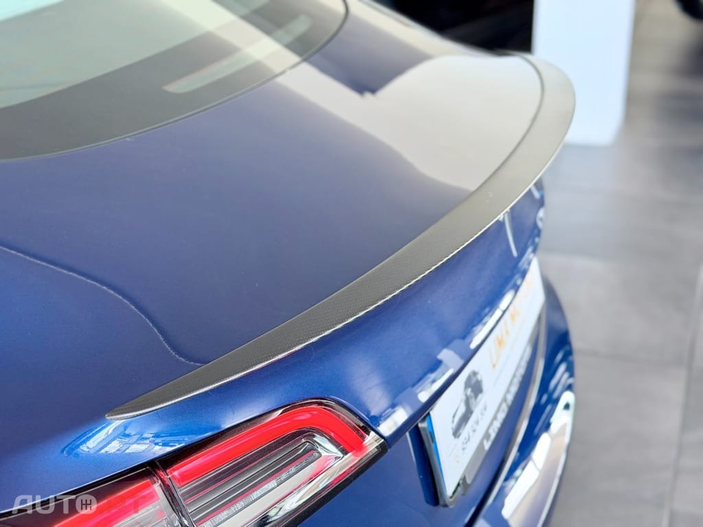 Tesla Model 3 Performance Tração Integral