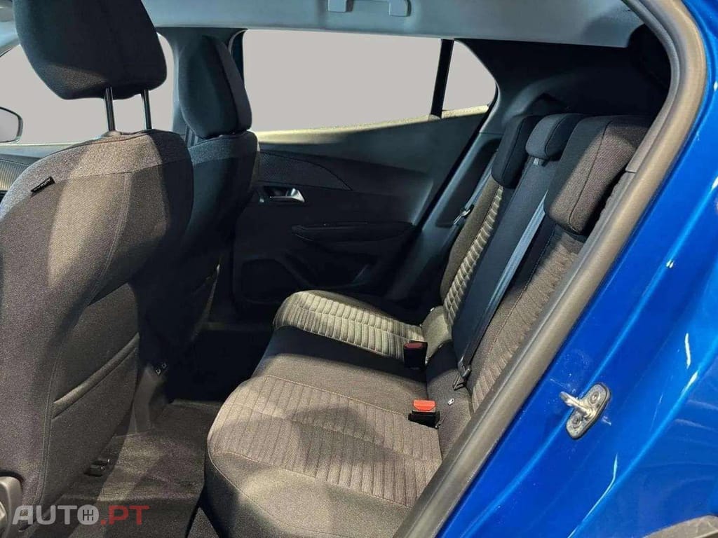 Peugeot E-2008 Active 