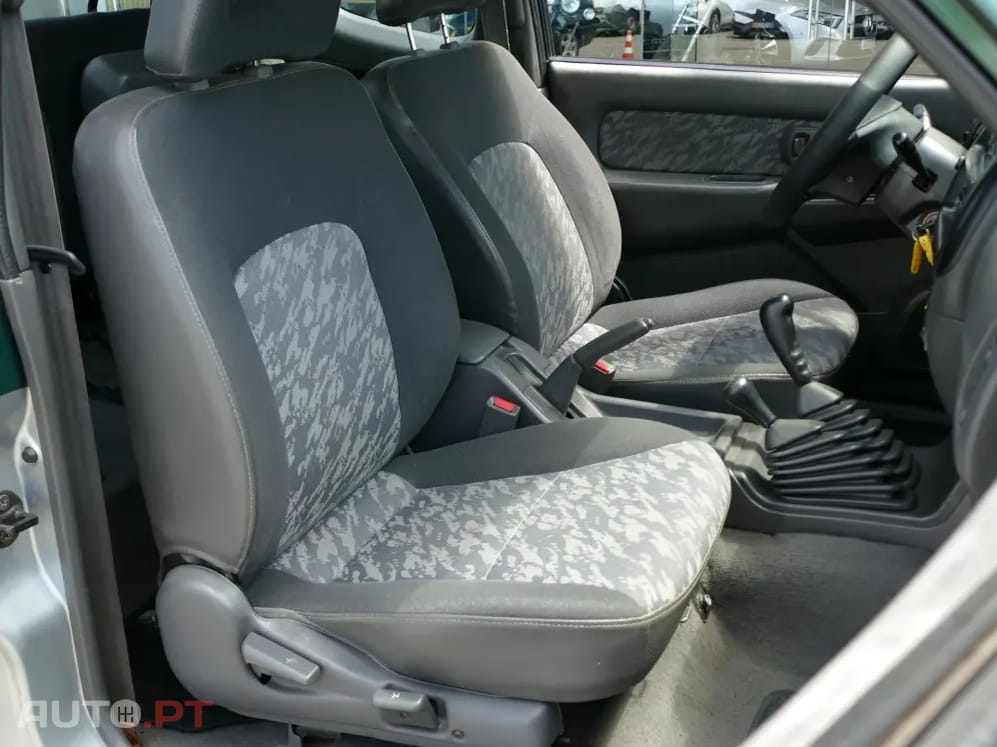 Mitsubishi L200 2.5 TD Strakar CD
