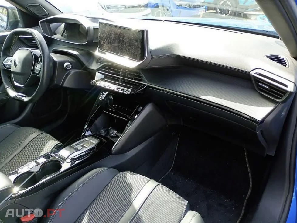 Peugeot E-2008 50 kWh GT