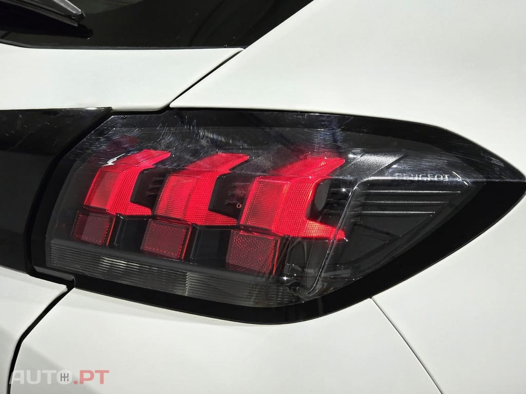 Peugeot E-208 50 kWh Active