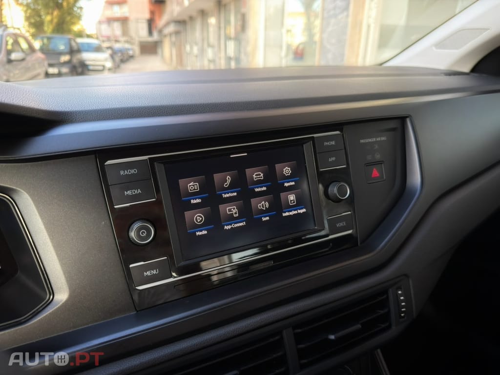 Volkswagen Polo 1.0 Confortline