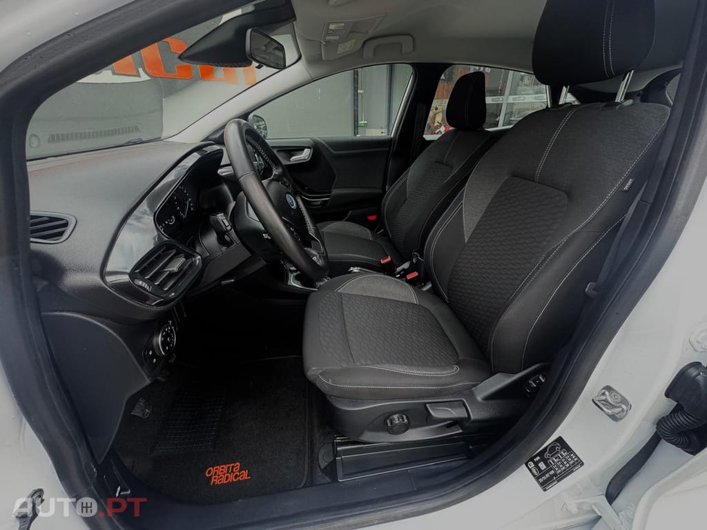 Ford Puma 1.0 EcoBoost MHEV Titanium