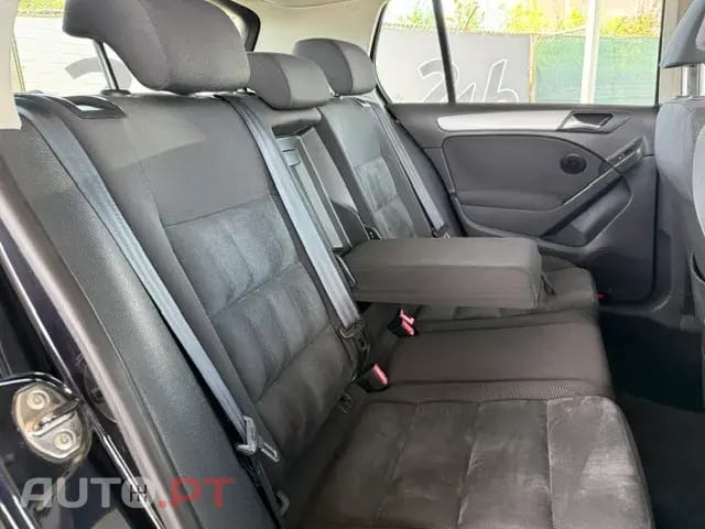 Volkswagen Golf 1.6 TDi Highline DSG