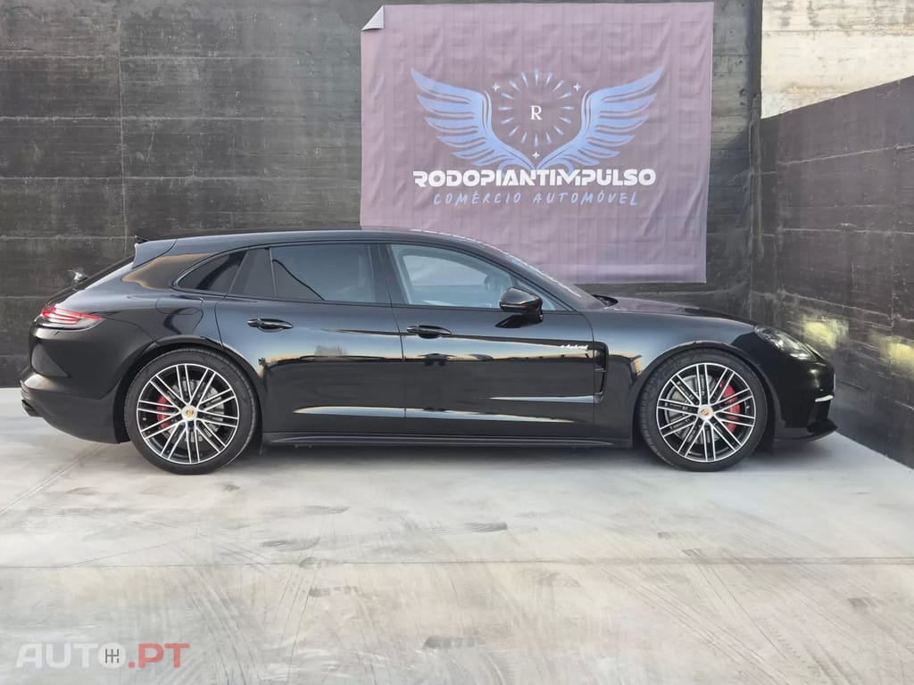 Porsche Panamera 4 E-Hybrid