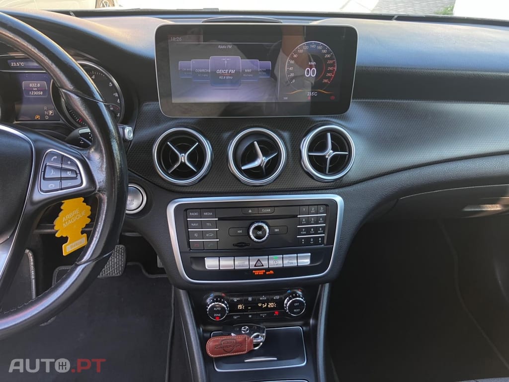 Mercedes-Benz GLA 180 (CDI) d 7G-DCT Style