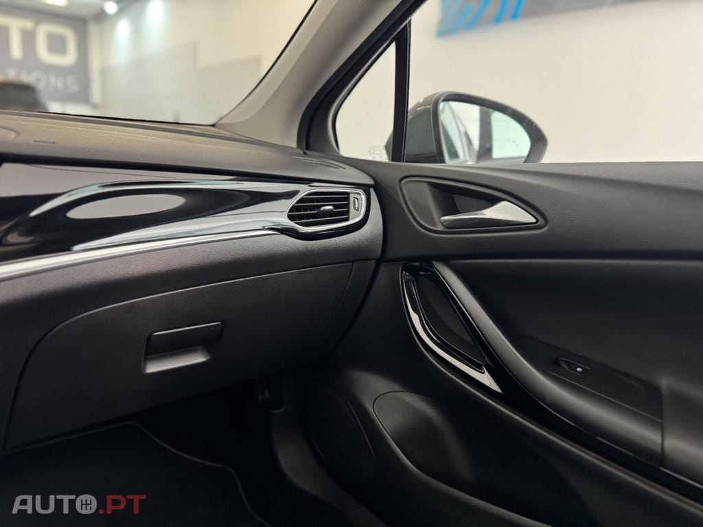 Opel Astra 1.0 Dynamic S/S