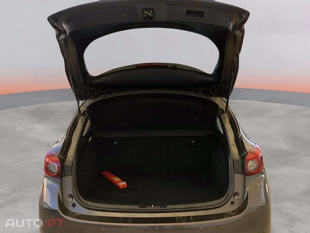 Mazda 3 1.5 Sky-D Excellence Navi