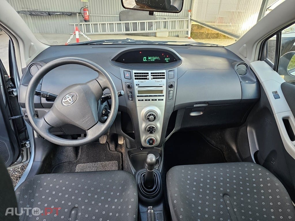 Toyota Yaris 1.0 VVT-i Comfort+AC