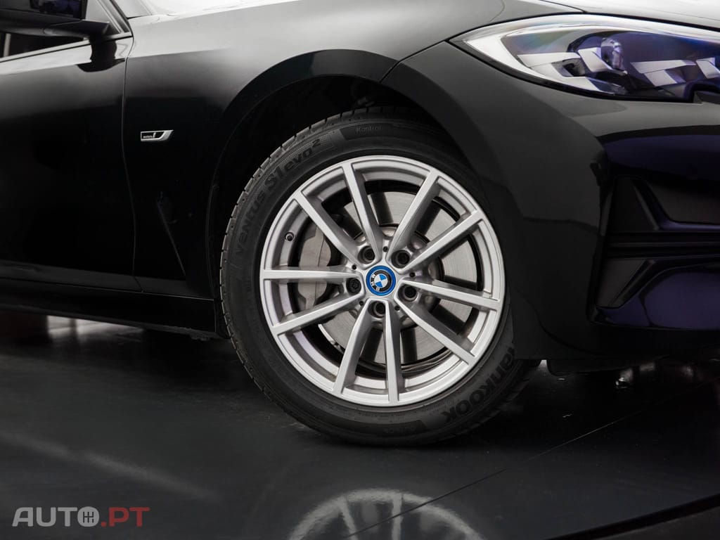 BMW 330 e Touring Line Sport Auto