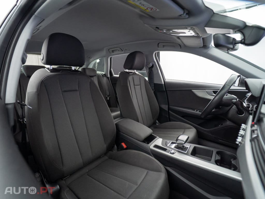 Audi A4 Avant 30 TDI S tronic
