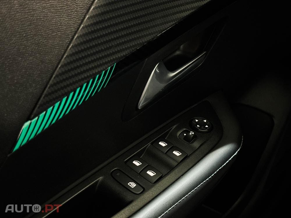 Peugeot E-208 50 kWh Allure Pack
