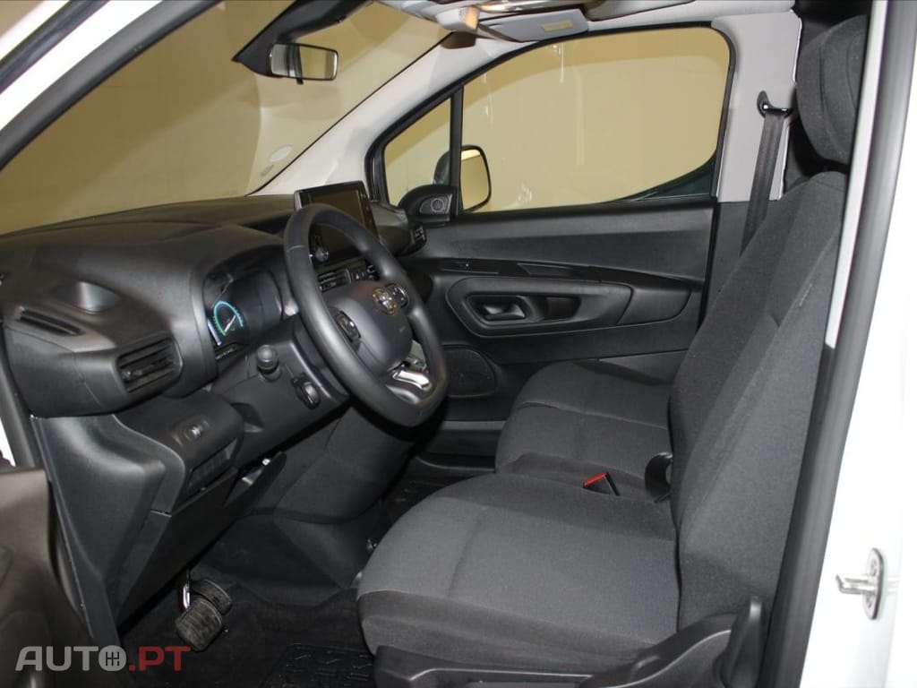 Toyota Proace City 50 kWh Medium Business Look