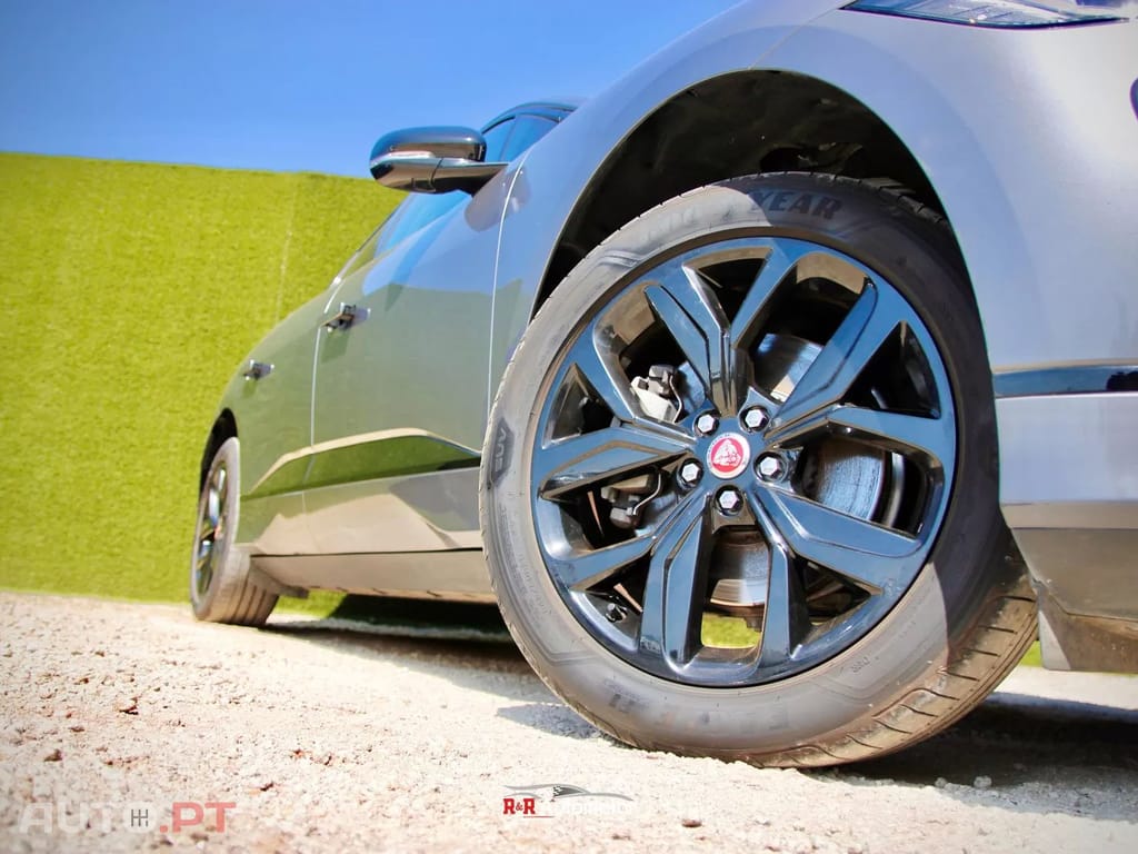 Jaguar I-Pace EV400 R-Dynamic HSE AWD