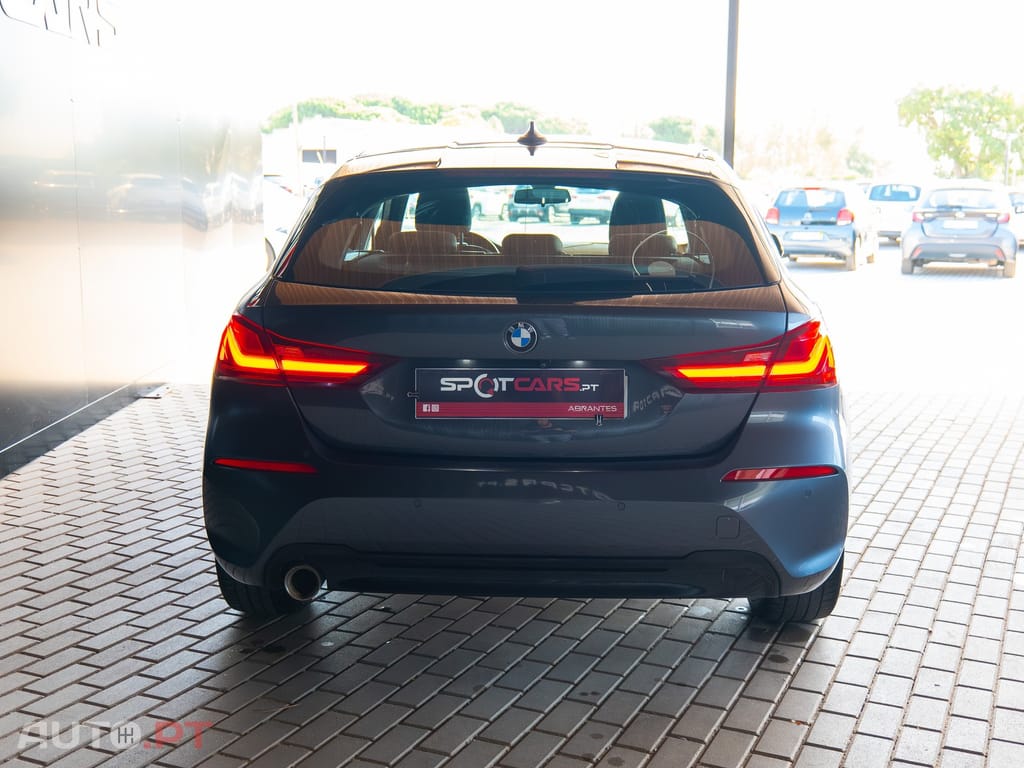 BMW 116 d Linha Sport Auto