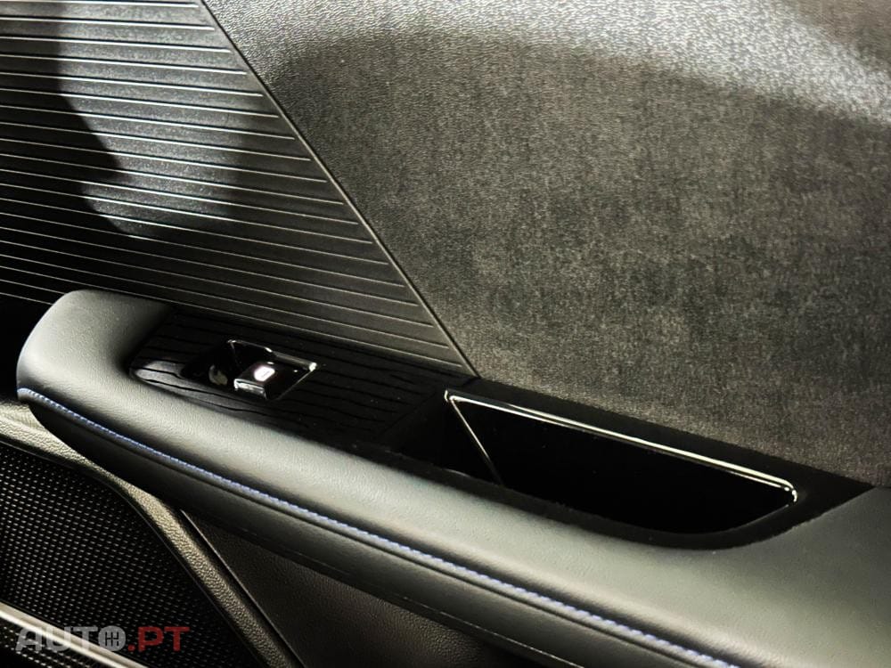 MG MG4 77 kWh Extended Range Luxury