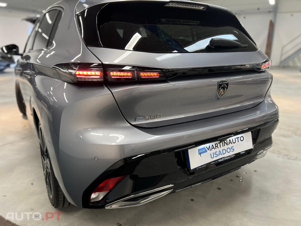 Peugeot E-308 54 kWh Style