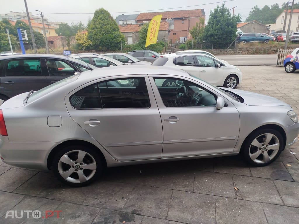 Skoda Octavia 1.6 TDI Ambiente — fotografia 7