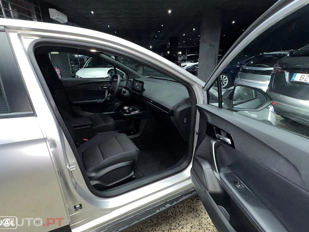 MG MG4 51 kWh Standard