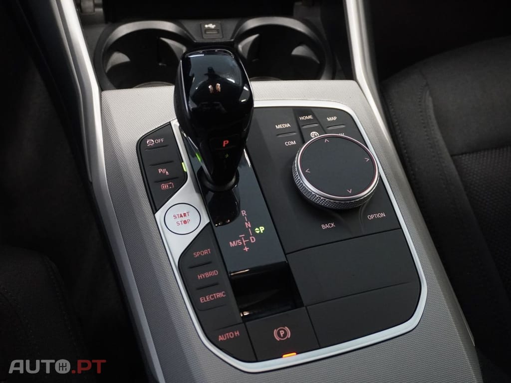 BMW 330 I.V.A DEDUTIVEL Business