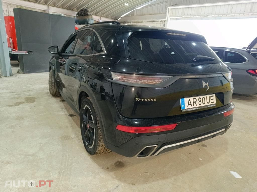 DS DS7 Crossback E-Tense Performance Line EAT8