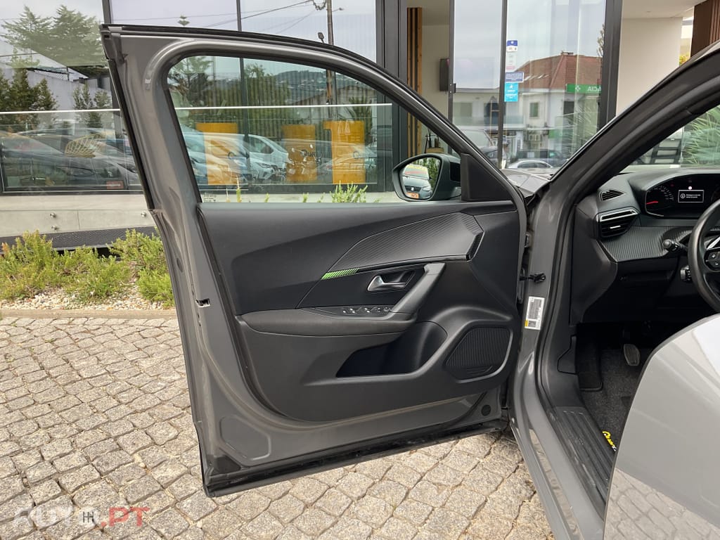 Peugeot 2008 1.2 PureTech Active Pack