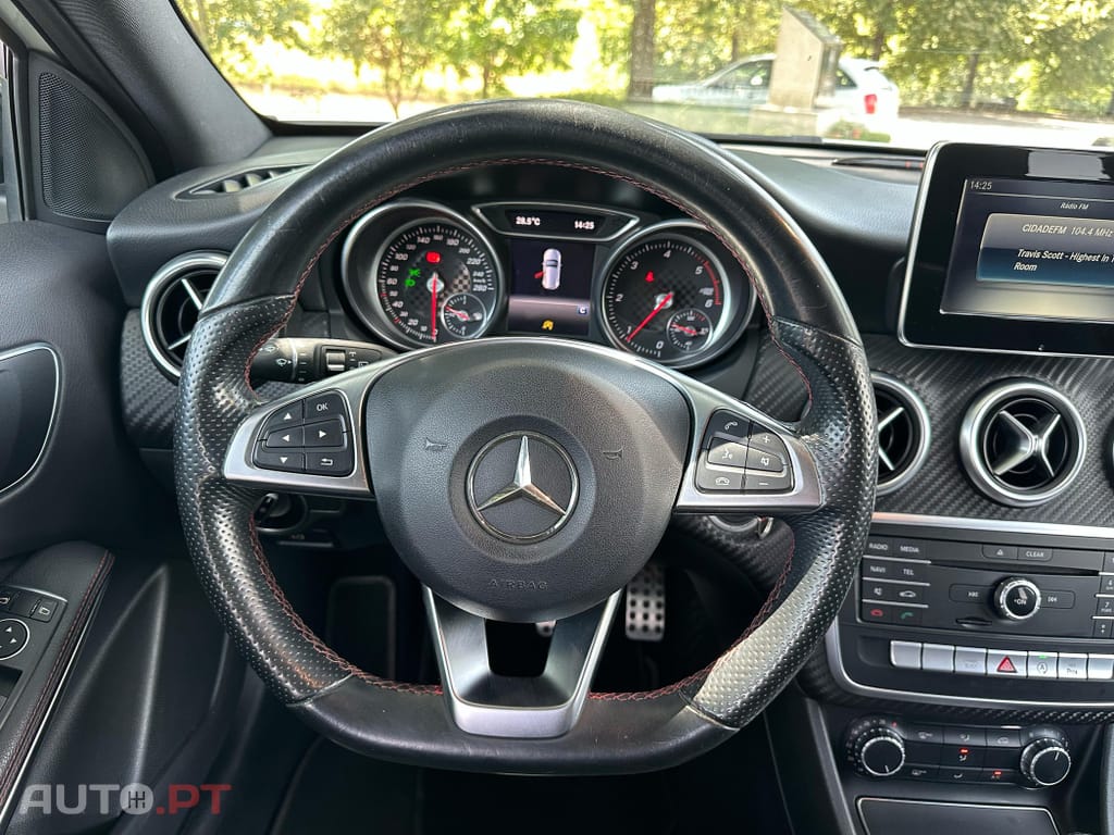 Mercedes-Benz A 180 d AMG Line