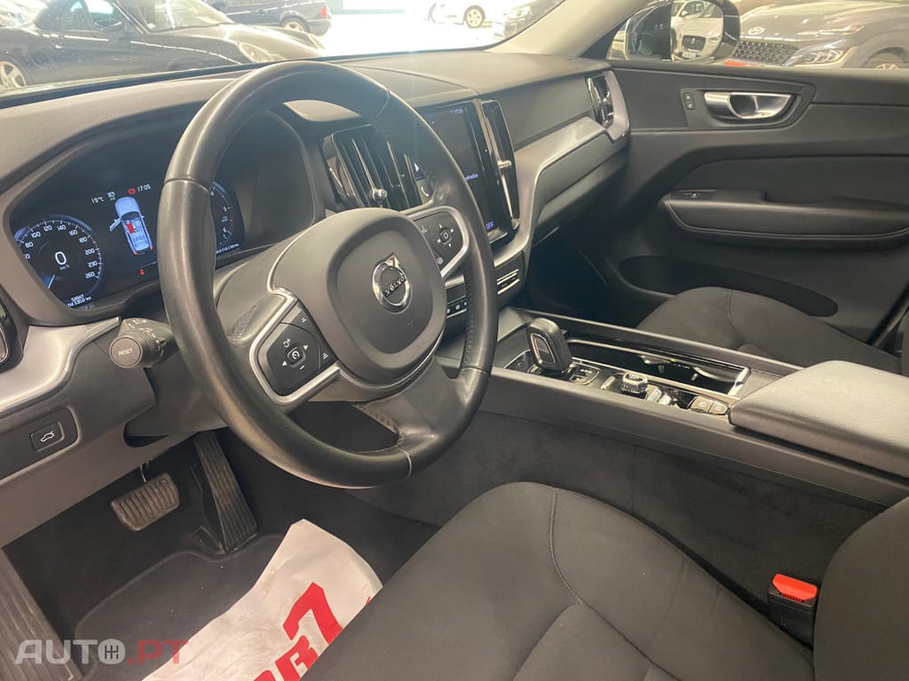 Volvo XC60 2.0 B4 R-Design Geartronic