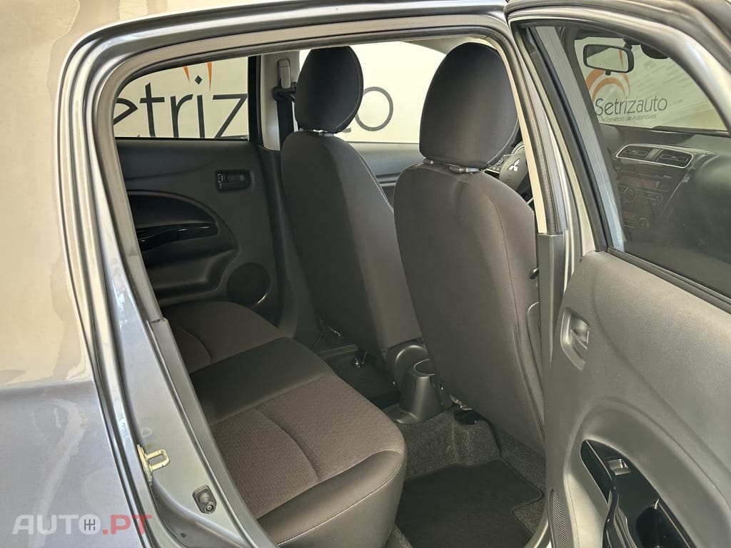 Mitsubishi Space Star 1.2 Intense Connect Edition