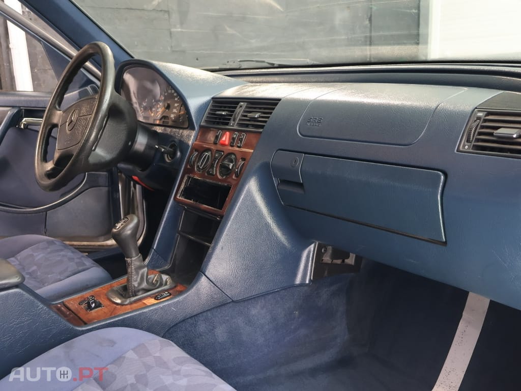 Mercedes-Benz C 220 D Classic