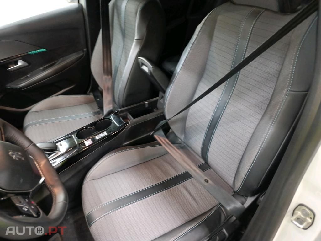 Peugeot E-208 50 kWh Allure