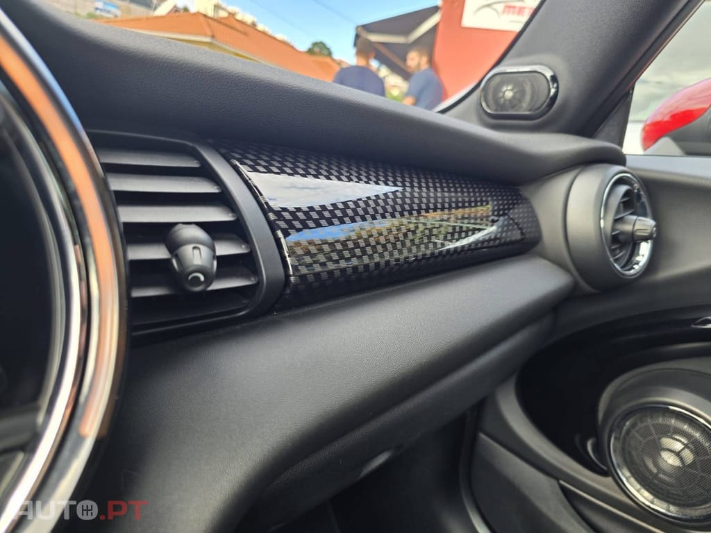 MINI Cooper John Cooper Works Auto Desportiva
