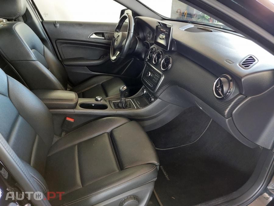 Mercedes-Benz GLA 180 Urban