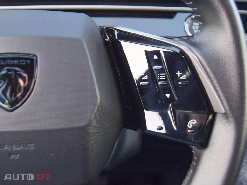 Peugeot 3008 1.2 Hybrid Allure e-DCS6