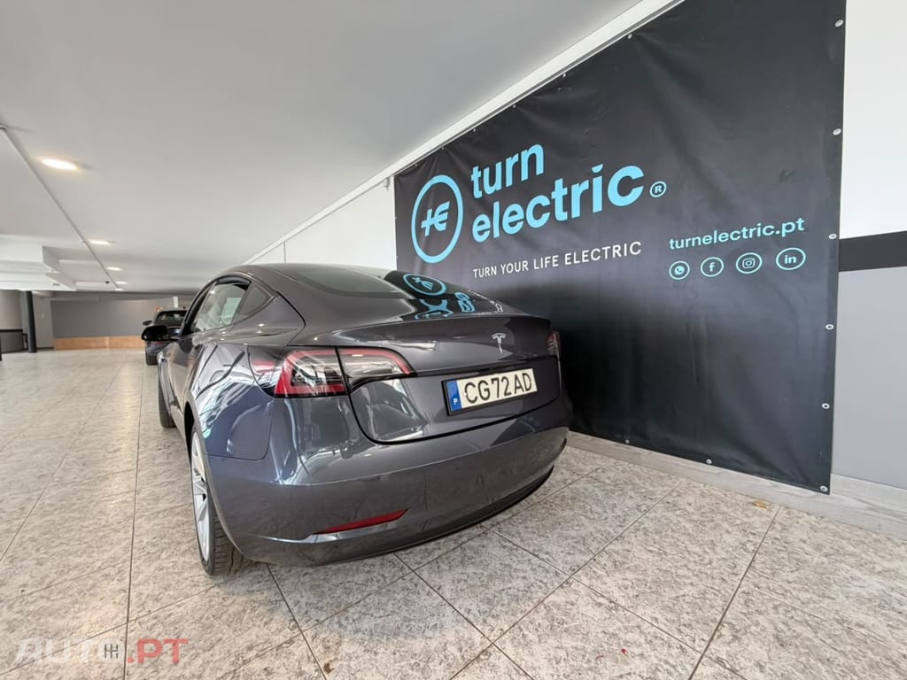 Tesla Model 3 Standard Range Plus RWD