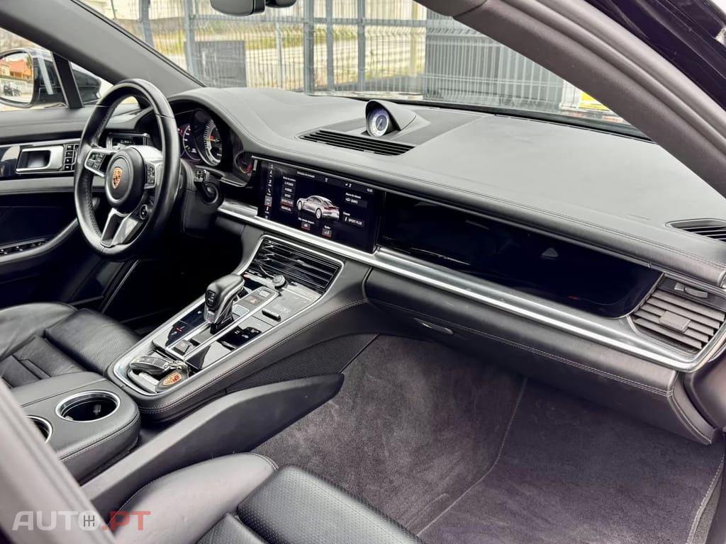 Porsche Panamera 4 E-Hybrid