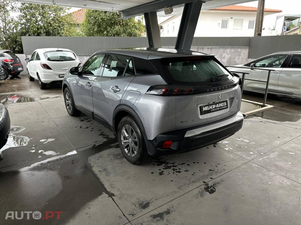 Peugeot E-2008 50 kWh Active Pack