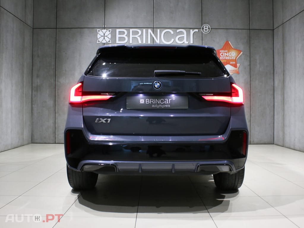 BMW iX1 xDrive30 Pack Desportivo M