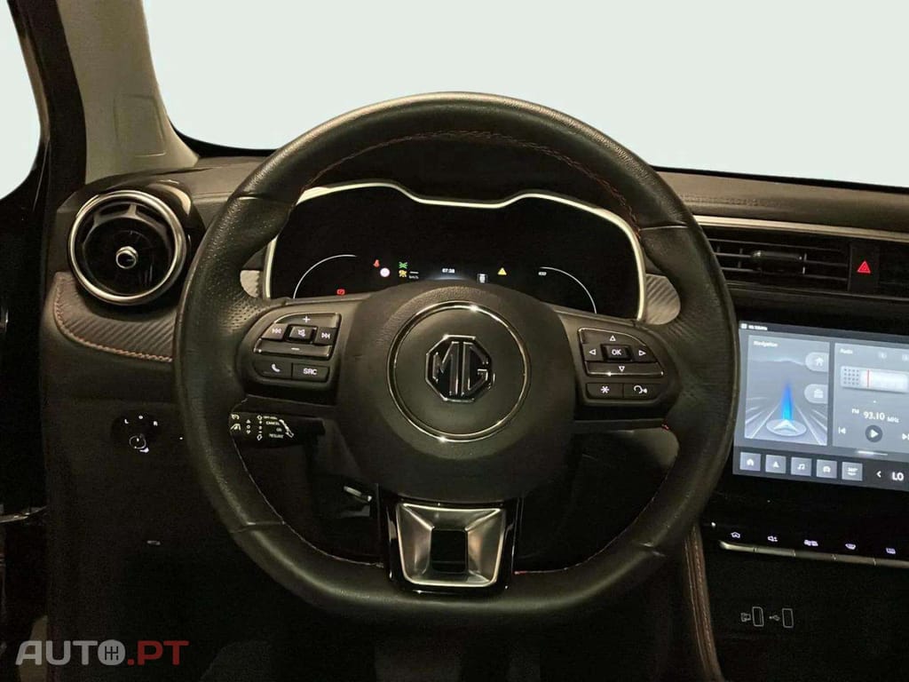 MG ZS EV 72.6 kWh Luxury OBC 11 KW